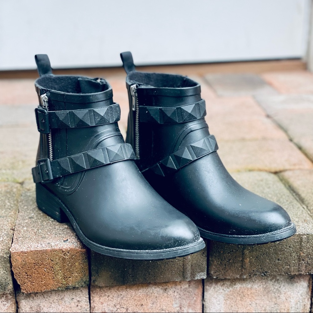 COPY - Rebecca Minkoff Black Ankle Rubber Quincy Rainboot - SZ 9M